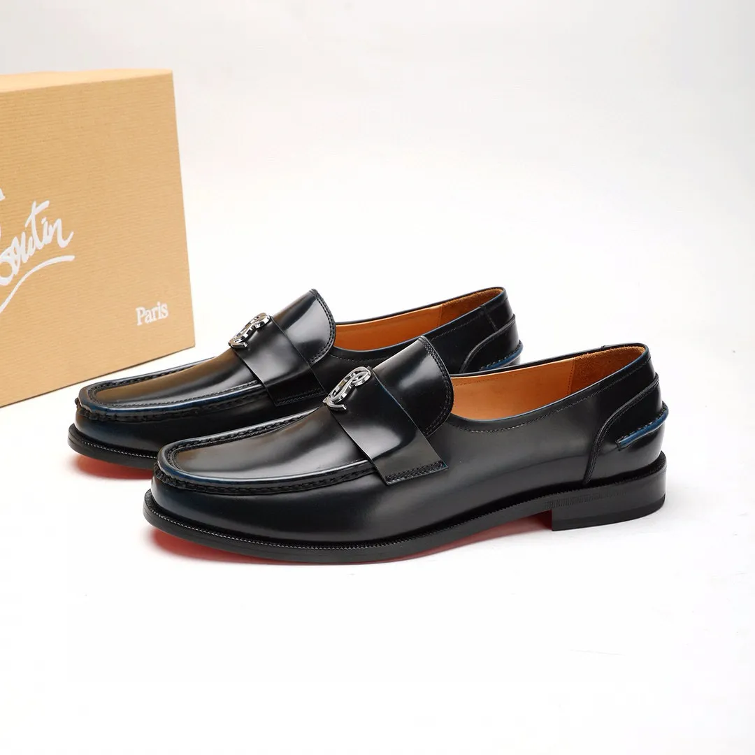 Batch 1,080 yuan 💰••New real shots••CL～High-end men’s 👔casual•loafers with red soles! ••🆑Genuine and top-quality goods from original orders ••✅💯 Purchase goods from top-quality original orders! Original imported patterned cowhide ➕Imported cowhide lining ➕Cowhide feet ➕Original leather outsole~🉑️Feel free to compare the authentic ones! Size: 38-44 (45.46.47 can be customized)
